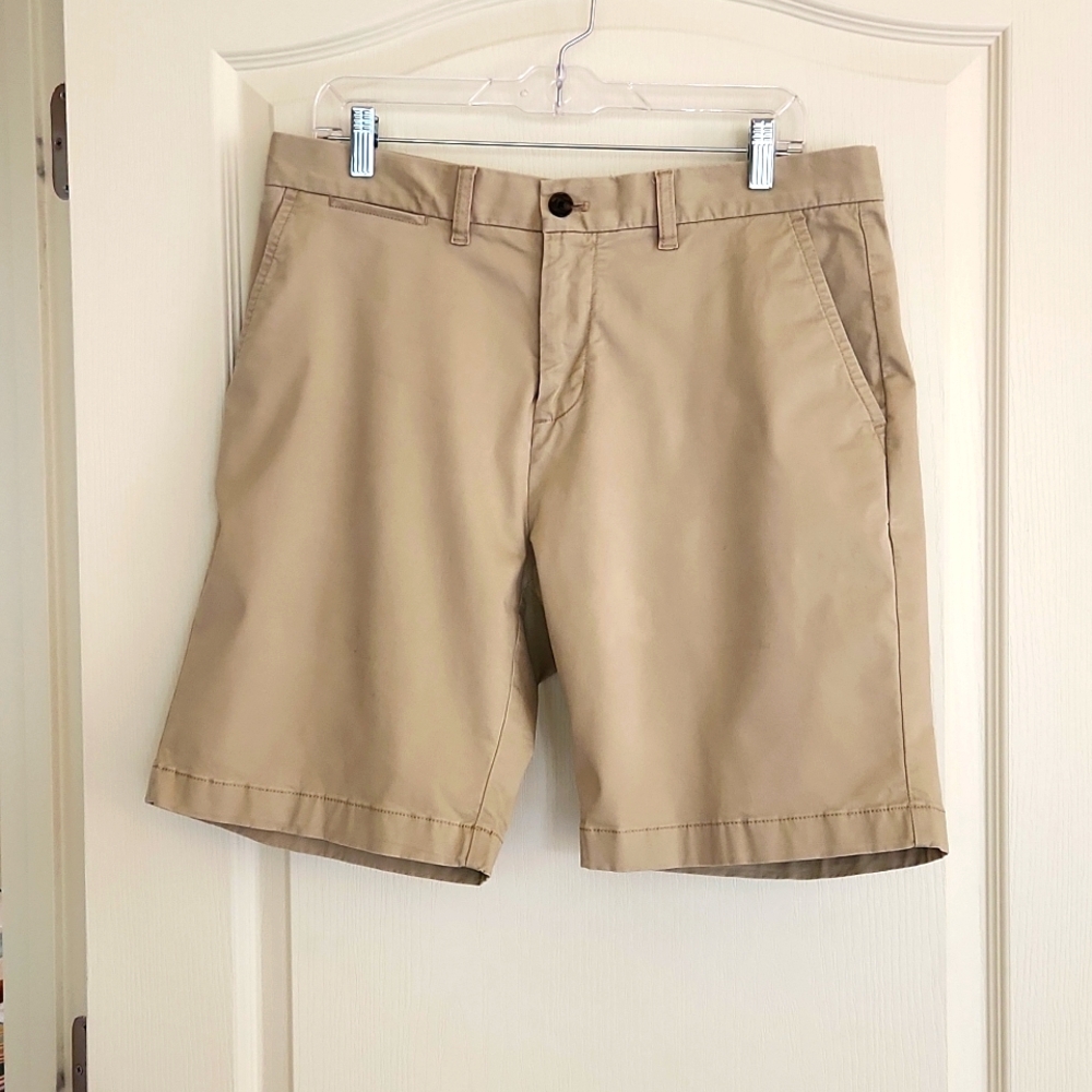 Tommy Hilfiger mens cotton shorts. 34 waist.